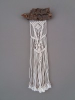 Macramé wandhanger met boomschors klein